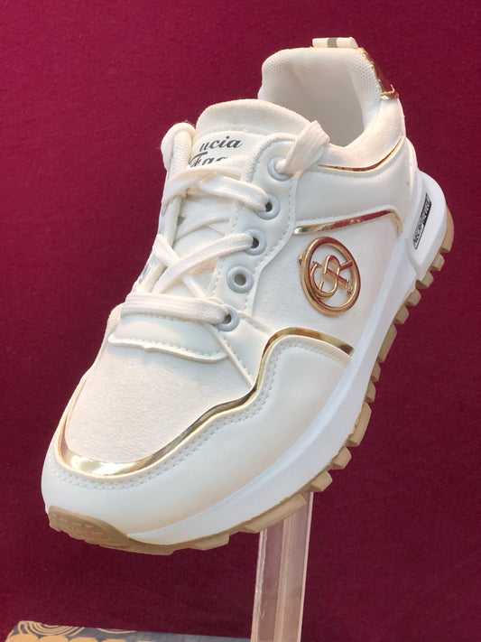 White Sneakers | Trendy & Fashionable Sneakers